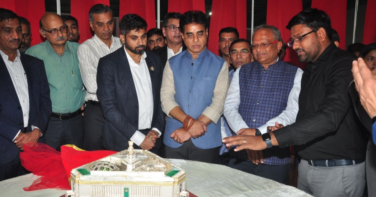 Four-day jewellery exhibition begins at Sarasana, inaugurated by jewellery artisans